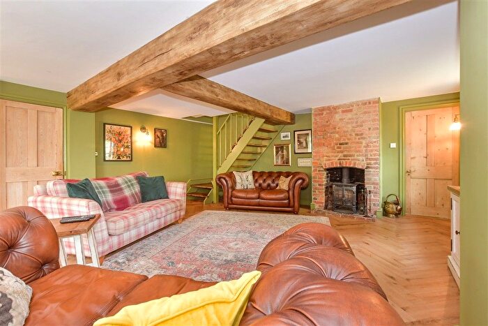 4 Bedroom Cottage For Sale In Lenham Road, Headcorn, Maidstone, Kent, TN27