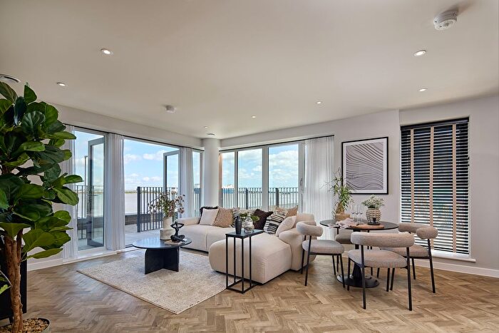 2 Bedroom Flat For Sale In "The Tyne" At Estella Heights, Henley Approach, Northfleet, DA11