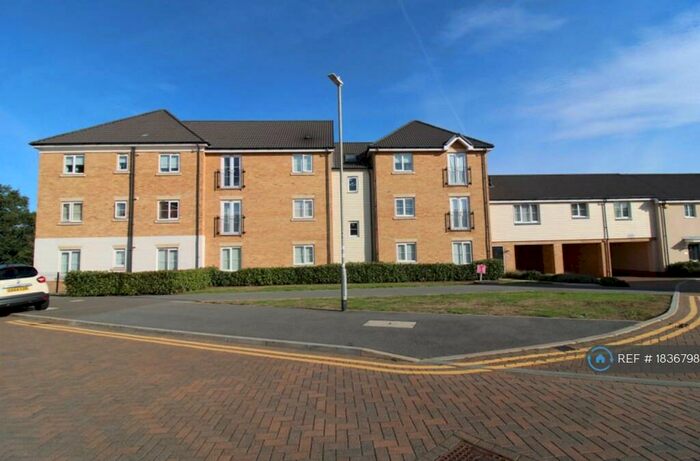 1 Bedroom Flat To Rent In School Avenue, Basildon, SS15