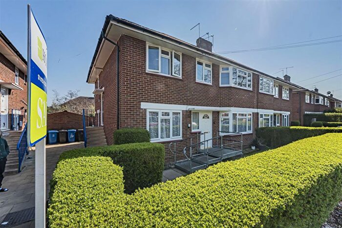 2 Bedroom Maisonette For Sale In Westmead, Windsor, SL4