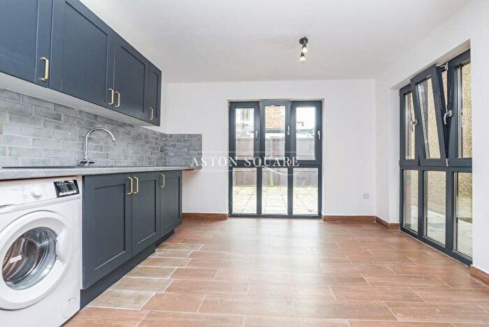 1 Bedroom Flat To Rent In Cloister Road, London, NW2