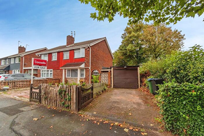 3 Bedroom Semi-Detached House For Sale In Mounts Road, Wednesbury, WS10
