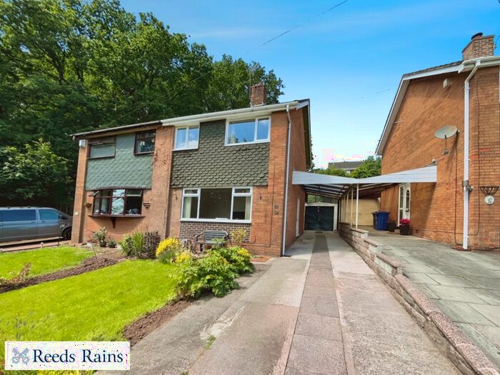 3 Bedroom Semi-Detached House To Rent In Cambridge Drive, Newcastle, Staffordshire, ST5