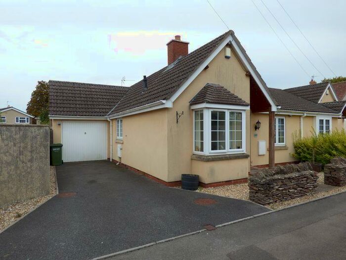3 Bedroom Semi-Detached Bungalow To Rent In School Road, Frampton Cotterell, Bristol, BS36