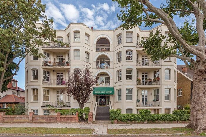 1 Bedroom Flat For Sale In Spencer Road, Chiswick, W4