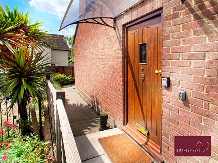 2 Bedroom Cottage To Rent In Bryn Court, Sunninghill, Ascot, SL5