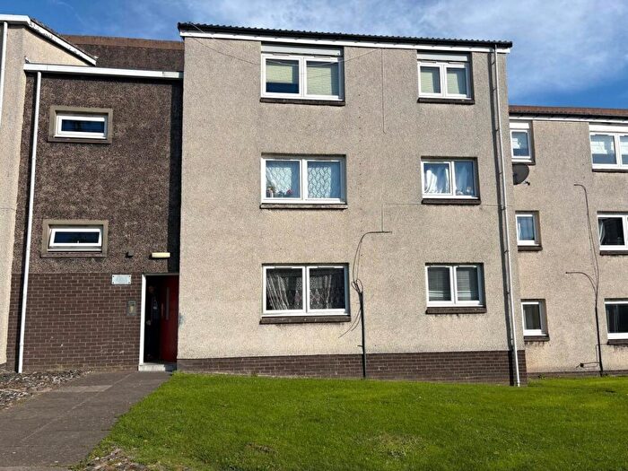 2 Bedroom Flat For Sale In Smeaton Gardens, Kirkcaldy, Fife, KY2