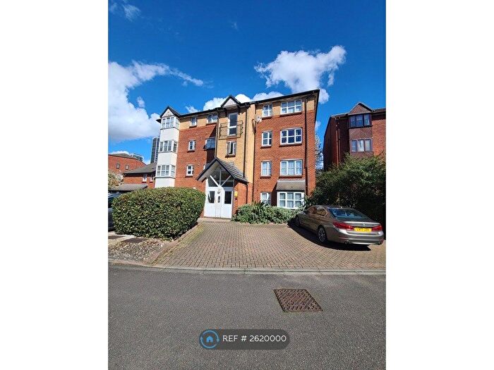 2 Bedroom Flat To Rent In Curtis Drive, London, W3