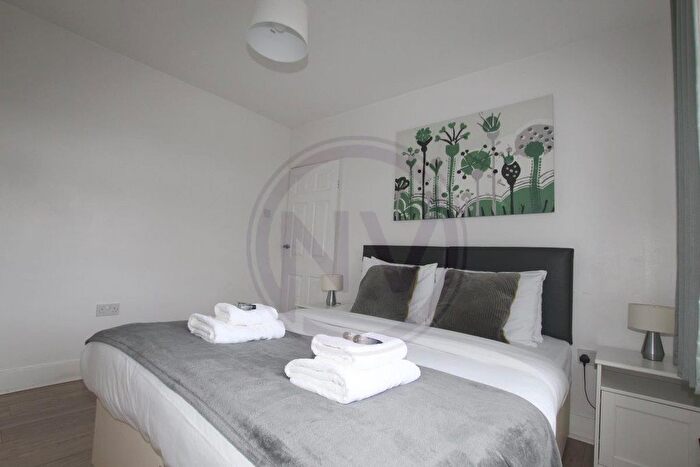 2 Bedroom Flat To Rent In Bowood Road, Enfield, EN3