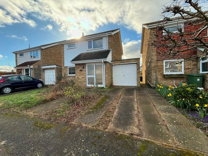 3 Bedroom Detached House To Rent In The Lawns, Sandy, Everton, SG19