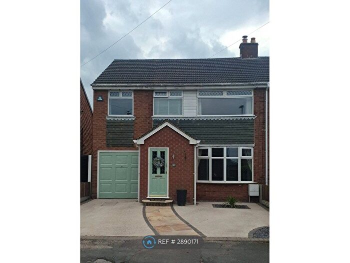 4 Bedroom Semi Detached House To Rent In Oak Lane, Preston, PR4