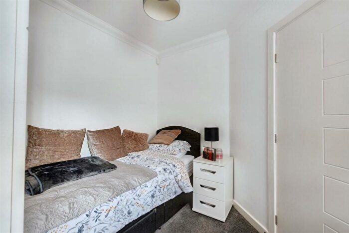 2 Bedroom Detached Bungalow For Sale In Meadow Croft Gardens, Hucknall, NG15