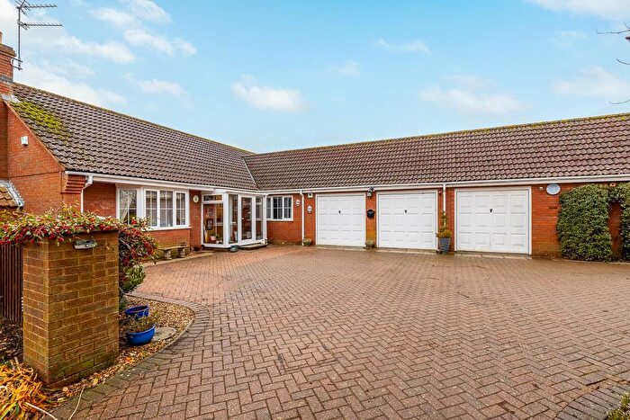 3 Bedroom Detached Bungalow For Sale In Kingfisher Drive, Surfleet, PE11