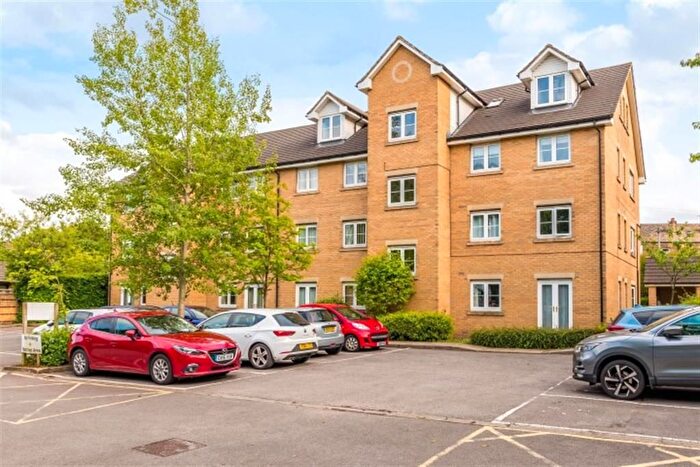 2 Bedroom Flat To Rent In Queens Court, Mount Pleasant Road, Pudsey, LS28