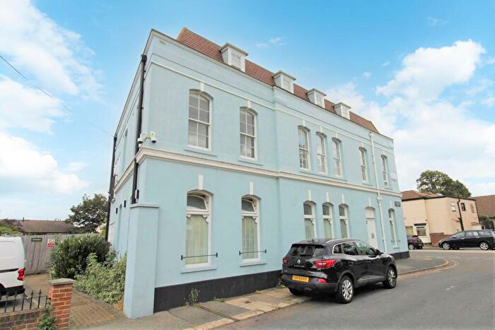 2 Bedroom Flat To Rent In Church Street, Gillingham, ME7