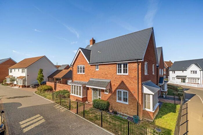 4 Bedroom Detached House For Sale In Smeaton Close, Wouldham, Rochester, ME1