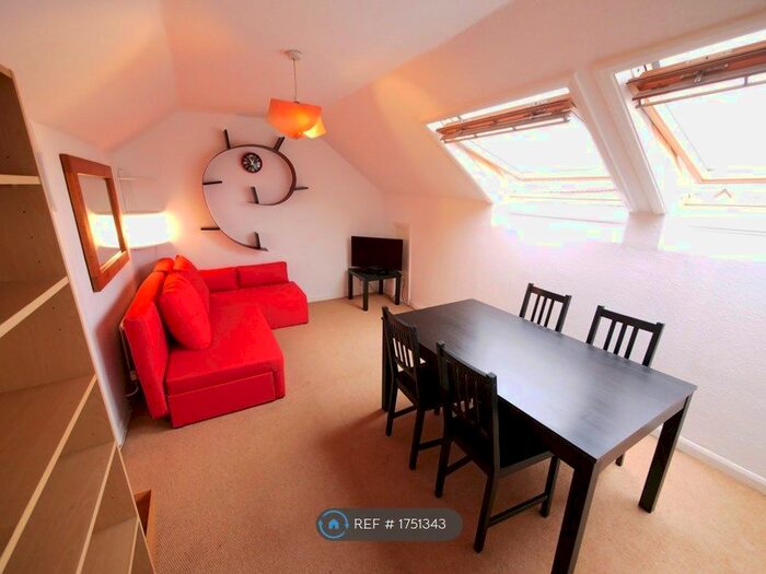 1 Bedroom Flat To Rent In Kingscourt Road, London, SW16