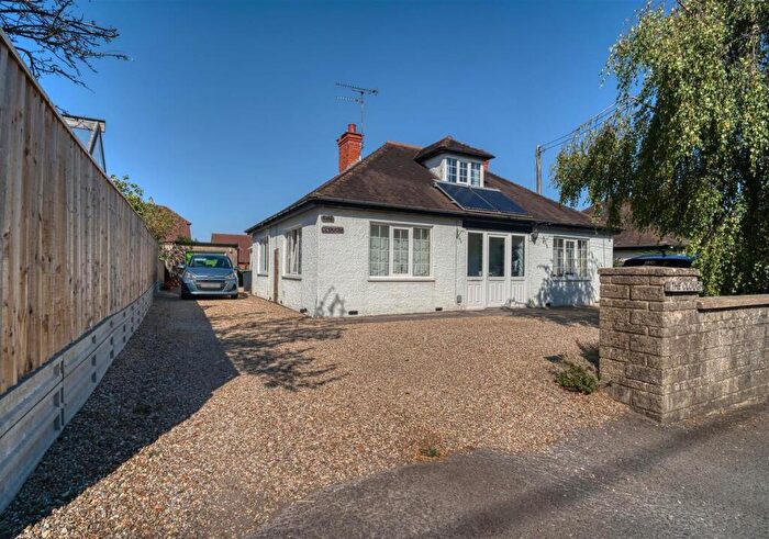 3 Bedroom Detached Bungalow For Sale In Wyke Road, Gillingham, SP8