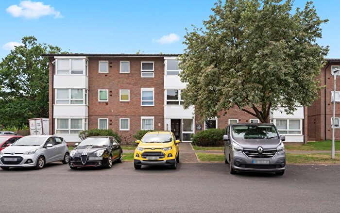 1 Bedroom Flat For Sale In Carters Close, Worcester Park, KT4