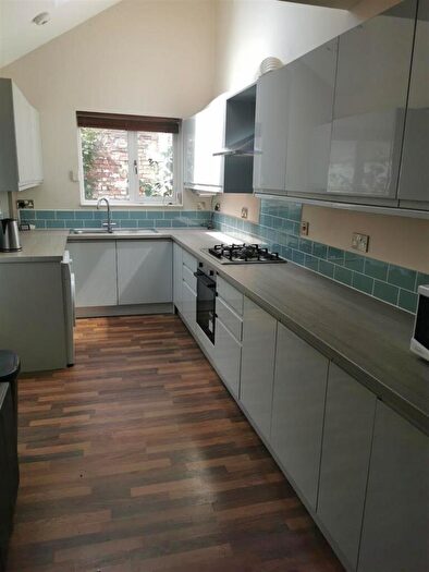 6 Bedroom Terraced House To Rent In Ashdell Road, S10
