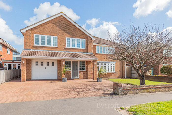 5 Bedroom Detached House For Sale In Buxton Avenue, Gorleston, NR31