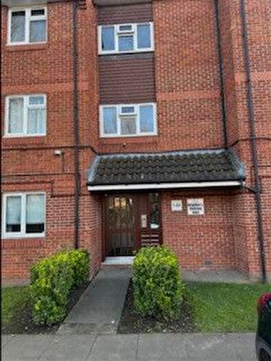 2 Bedroom Flat To Rent In Athenlay Road, London, SE16