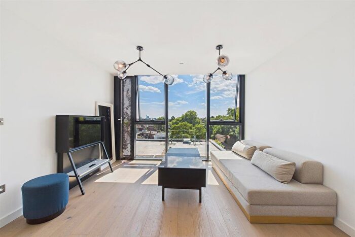 1 Bedroom Flat To Rent In Hill House, Archway, N19