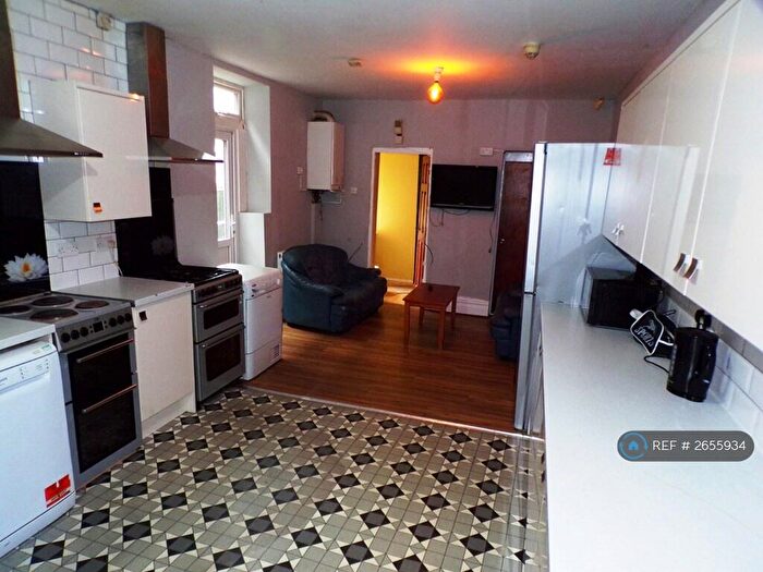 9 Bedroom Terraced House To Rent In Mauldeth Road, Manchester, M20