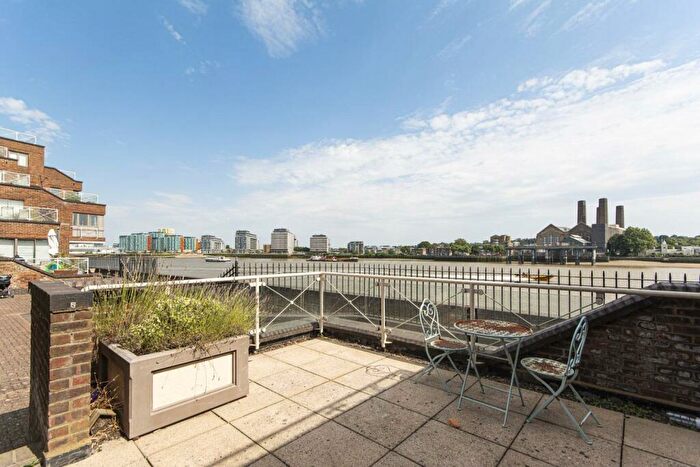 2 Bedroom Flat To Rent In Cumberland Mills Square, Isle Of Dogs, E14