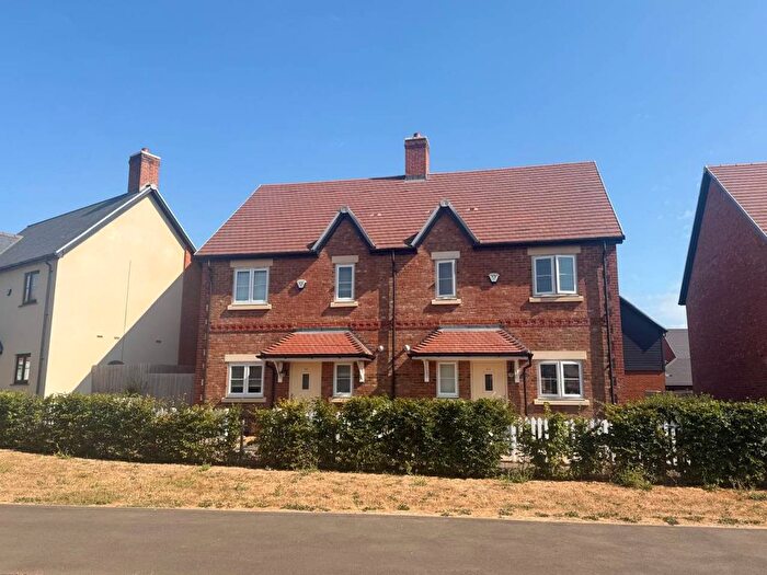 3 Bedroom Property To Rent In Hyacinth Grove, Woodhurst Park, Warfield, RG42