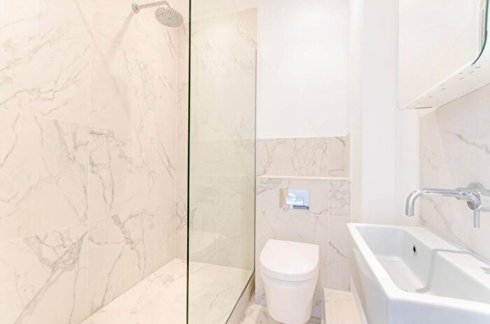 2 Bedroom Flat To Rent In Ludgate Square, City, London, EC4M