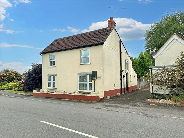 3 Bedroom Detached House For Sale In Kings Stag, Sturminster Newton, Dorset, DT10