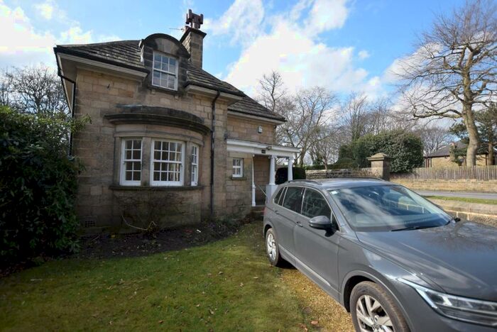 2 Bedroom Detached House To Rent In The Lodge, Shadwell Lane, Leeds, LS17