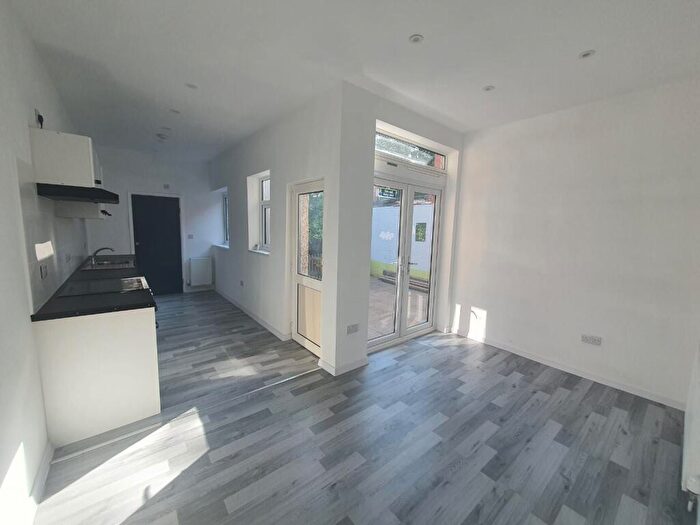 1 Bedroom Flat To Rent In Flat, Station Road, Dunscroft, Doncaster, DN7