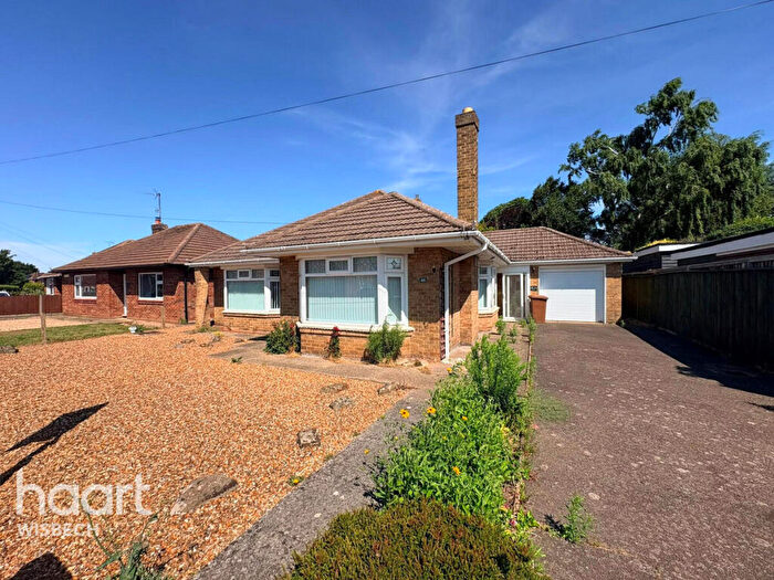 2 Bedroom Detached Bungalow For Sale In Money Bank, Wisbech, PE13