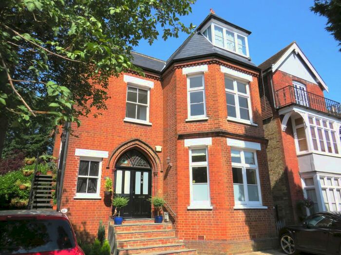 2 Bedroom Apartment To Rent In Beaconsfield Road, St. Albans, AL1