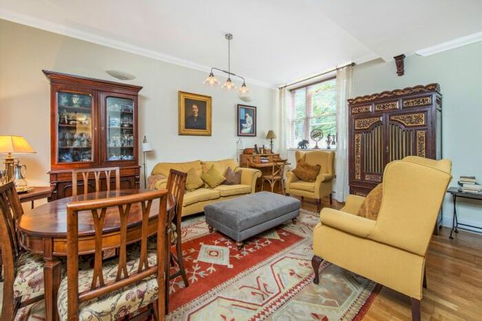 2 Bedroom Flat For Sale In Vincent House, Vincent Square, SW1P