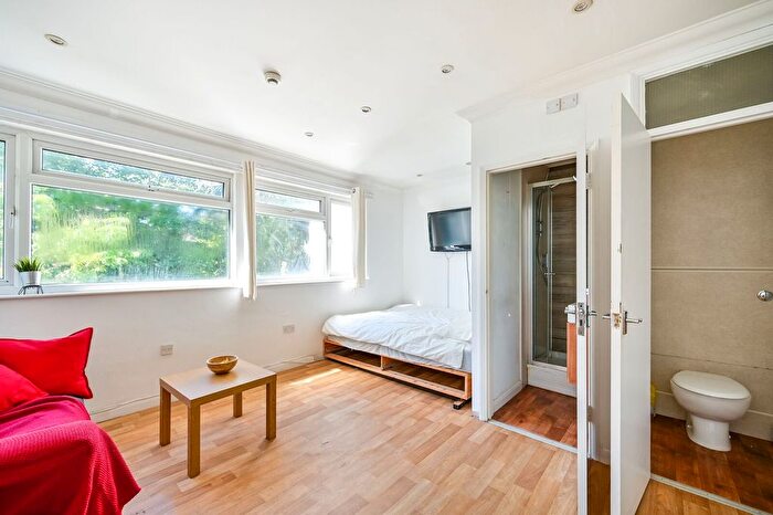 Studio To Rent In Sovereign Close, Ealing, London, W5
