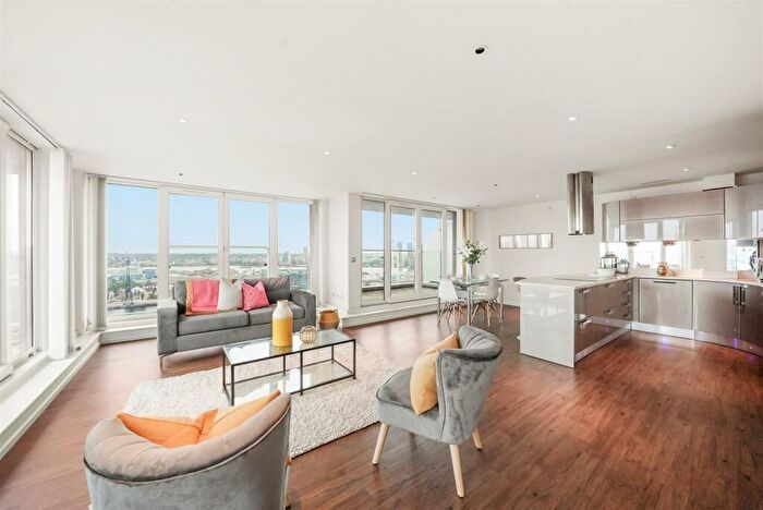 2 Bedroom Flat For Sale In Goodmayes, Essex, IG3