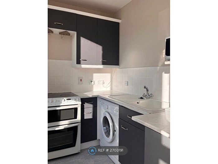 1 Bedroom Flat To Rent In Houston Street, Renfrew, PA4