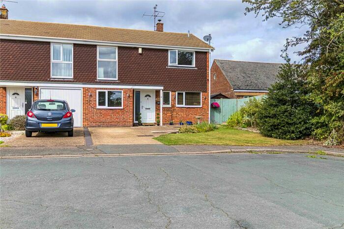 4 Bedroom End Of Terrace House For Sale In Rectory Close, Slapton, LU7