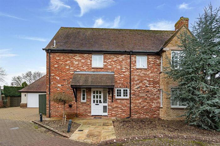 4 Bedroom House For Sale In The Woodlands, Chesterton, OX26