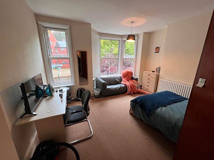 5 Bedroom Terraced House To Rent In **£pppw Excluding Bills** Derby Road, Nottingham, NG7