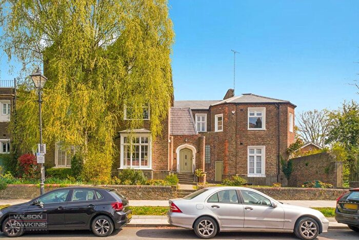 3 Bedroom Flat For Sale In London Road, Harrow On The Hill, HA1