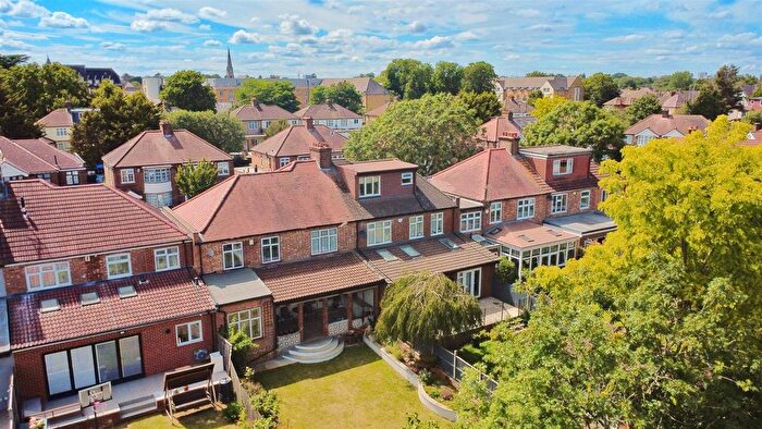 5 Bedroom Semi-detached House For Sale In Harewood Road, Isleworth, TW7