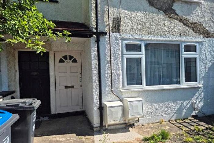 1 Bedroom Maisonette To Rent In De'arn Gardens, Mitcham, CR4