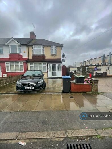 4 Bedroom End Of Terrace House To Rent In Empire Avenue, London, N18