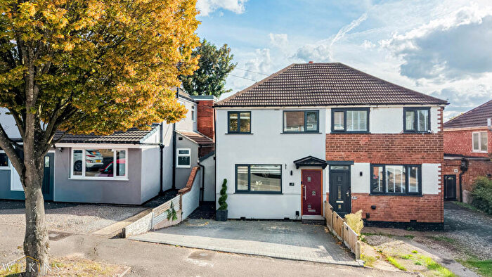 2 Bedroom Semi Detached House For Sale In Lingfield Avenue, Birmingham, West Midlands, B44
