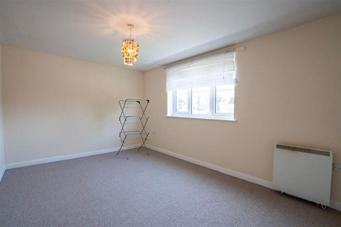 2 Bedroom Apartment For Sale In Waterway Court, Prince Of Wales Lane, Birmingham, B14