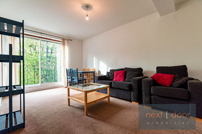 2 Bedroom Apartment To Rent In Grove Park, Camberwell, SE5
